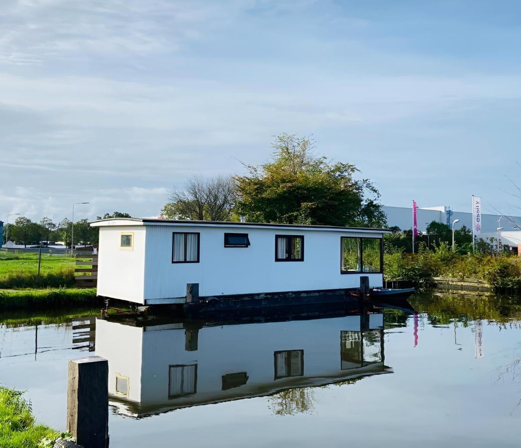 Suameer Woonboot In Sumar Gelegen Tussen Leeuwarden En Drachten מראה חיצוני תמונה